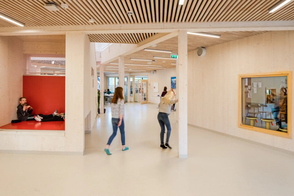 Schule Sauland Ppag photo by Wolfgang Thaler