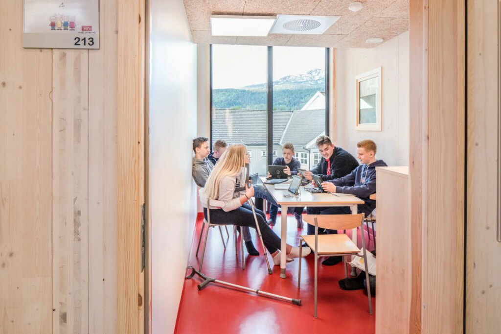 Schule Sauland Ppag photo by Wolfgang Thaler