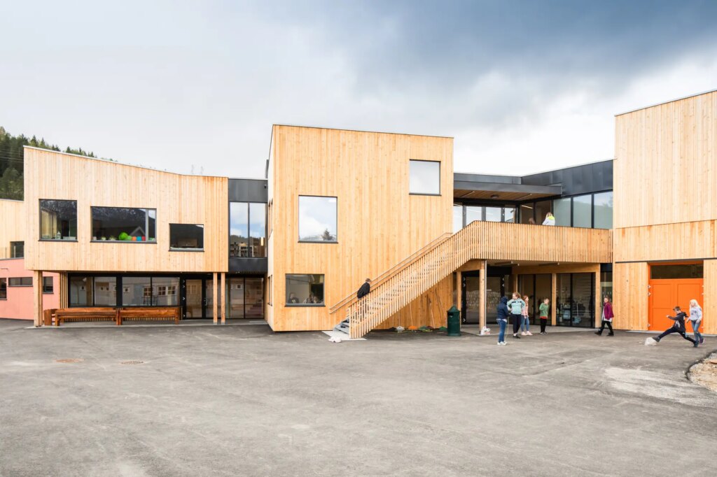 Schule Sauland Ppag photo by Wolfgang Thaler