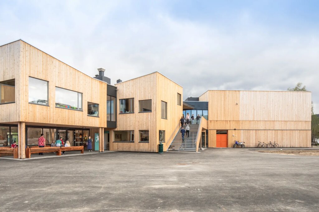 Schule Sauland Ppag photo by Wolfgang Thaler