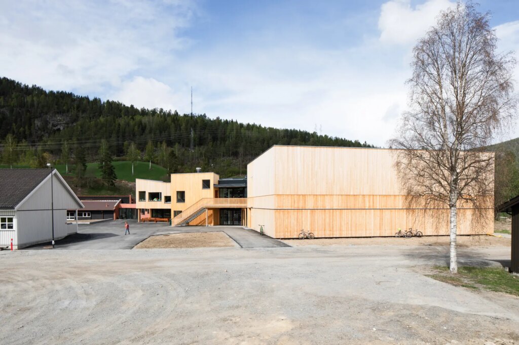 Schule Sauland Ppag photo by Wolfgang Thaler
