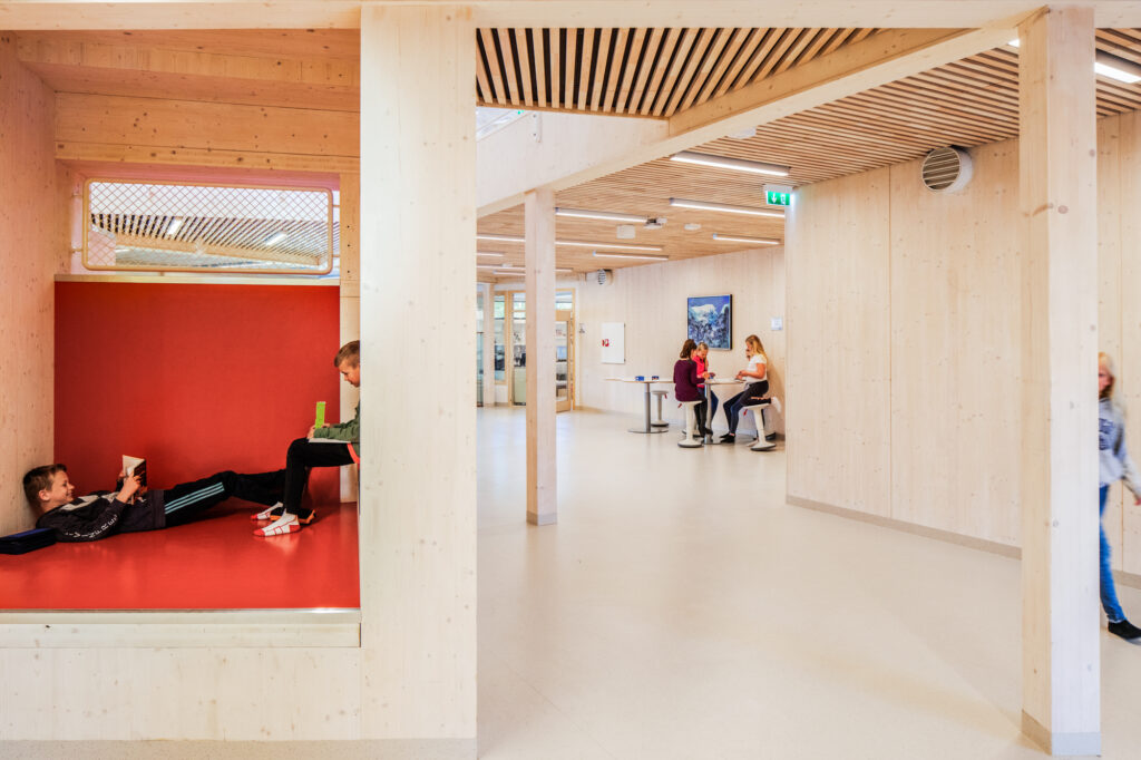 Schule Sauland  Ppag  photo  by Wolfgang Thaler
