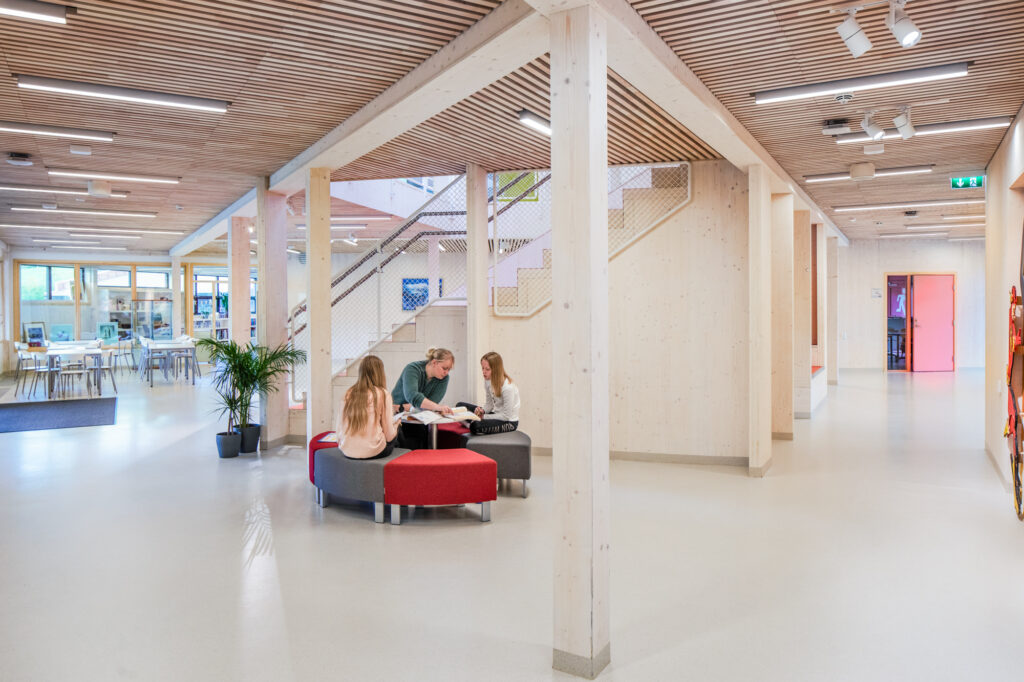 Schule Sauland  Ppag  photo  by Wolfgang Thaler