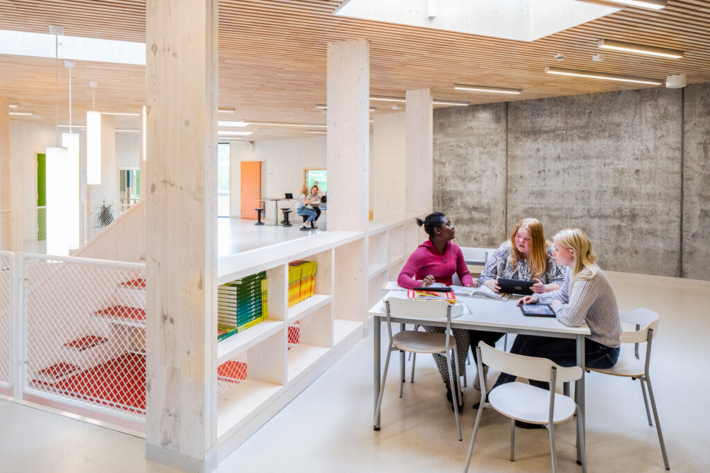Schule Sauland  Ppag  photo  by Wolfgang Thaler