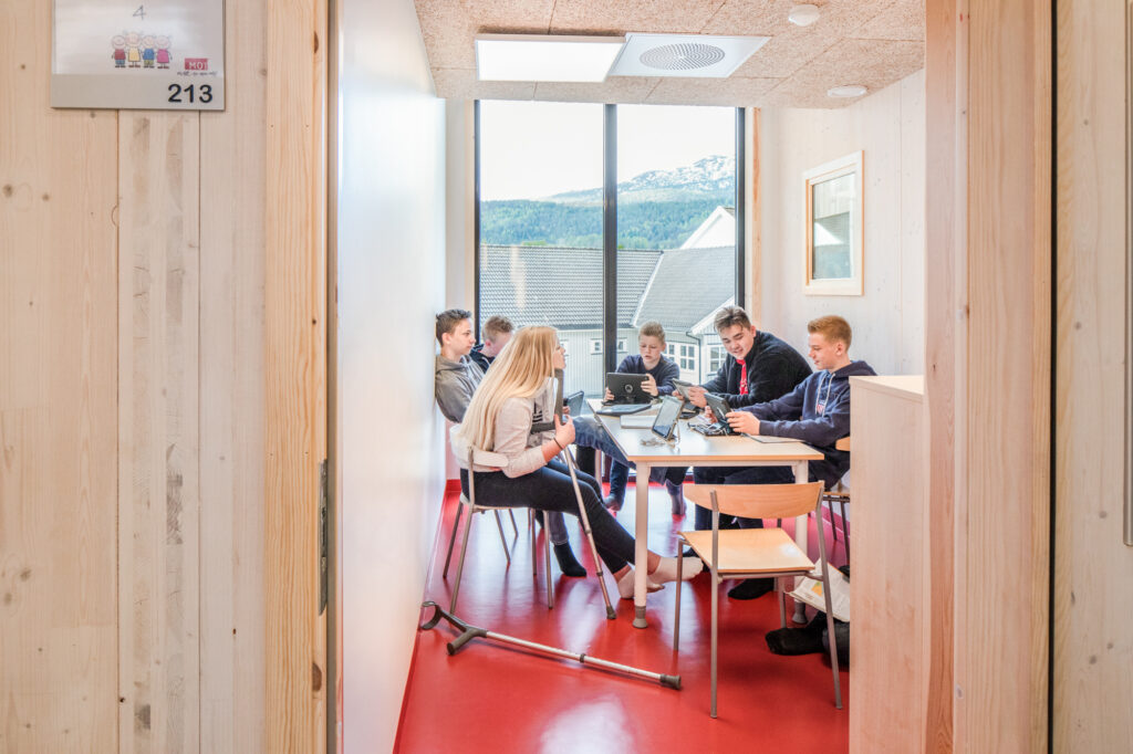 Schule Sauland  Ppag  photo  by Wolfgang Thaler