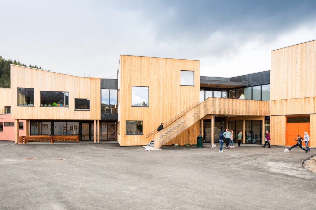 Schule Sauland  Ppag  photo  by Wolfgang Thaler