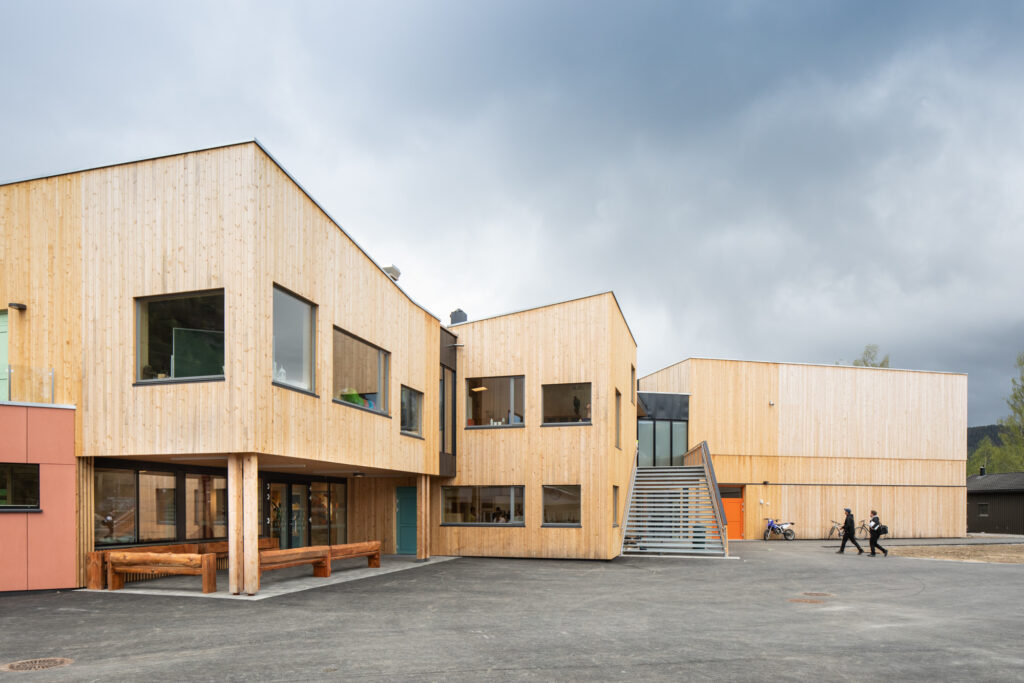 Schule Sauland  Ppag  photo  by Wolfgang Thaler