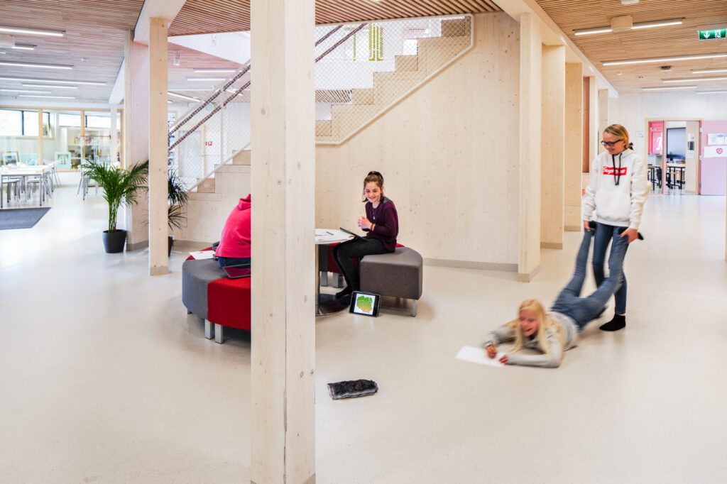Schule Sauland  Ppag  photo  by Wolfgang Thaler