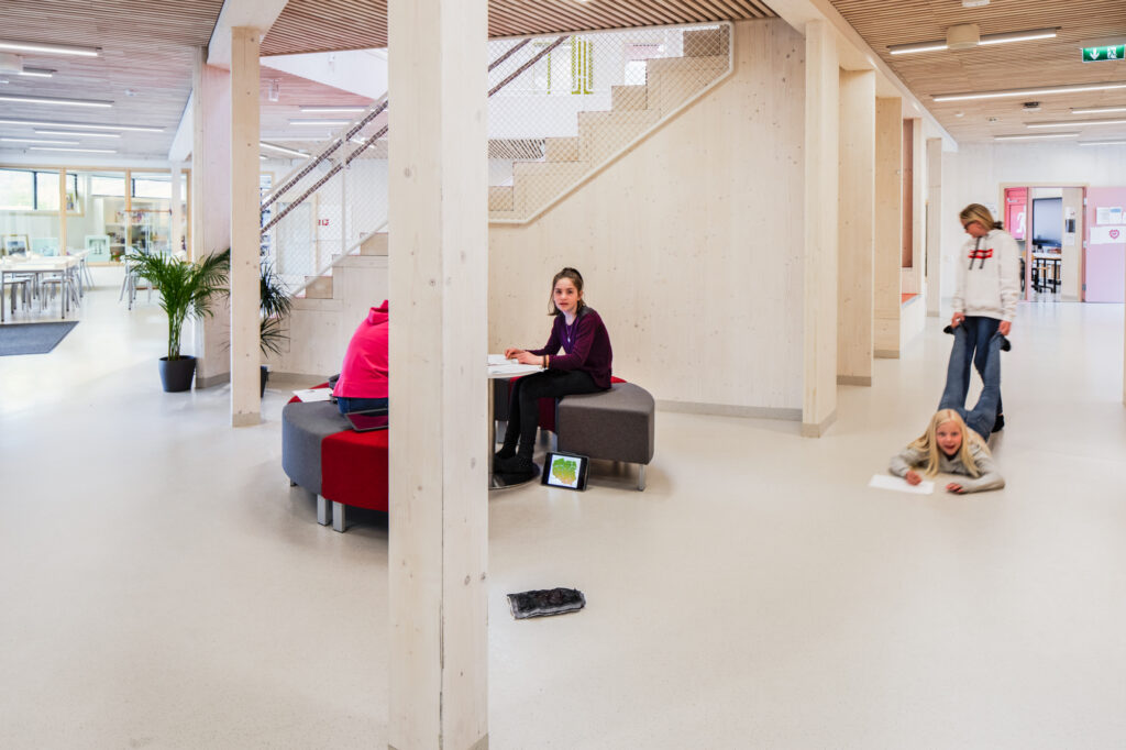 Schule Sauland  Ppag  photo  by Wolfgang Thaler