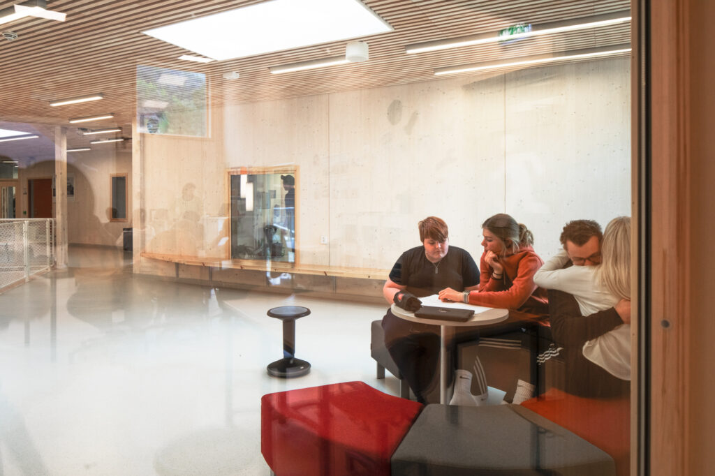 Schule Sauland  Ppag  photo  by Wolfgang Thaler