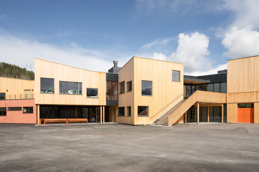 Schule Sauland  Ppag  photo  by Wolfgang Thaler