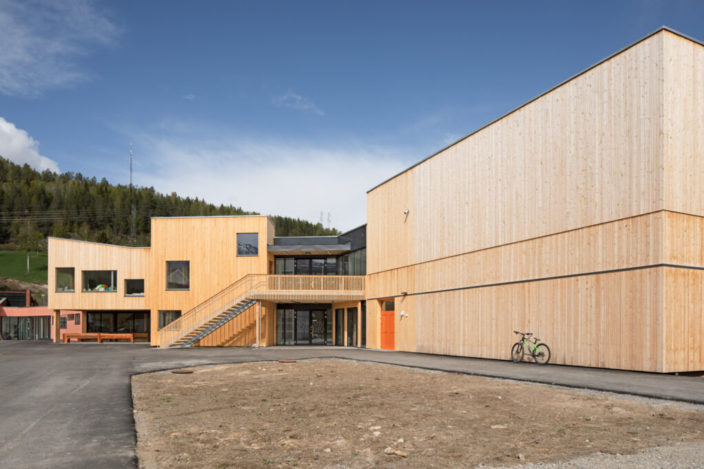 Schule Sauland  Ppag  photo  by Wolfgang Thaler