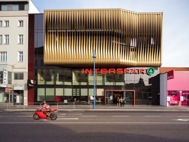 Spar Floridsdorf  Architekturconsult  photo  by Wolfgang Thaler